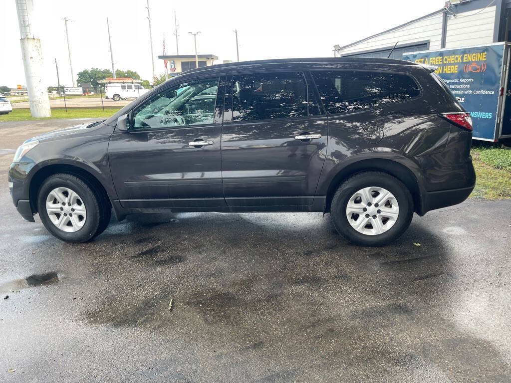 Used 2017 Chevrolet Traverse LS FWD image 8