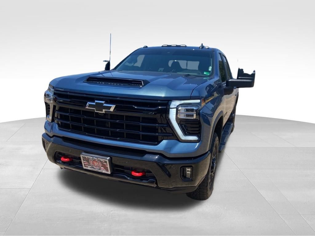 Used 2025 Chevrolet Silverado 2500 LT w/ Trail Boss Package AWD/4WD image 3