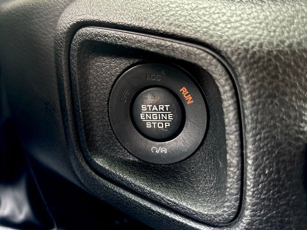 Used 2024 Jeep Wrangler Unlimited image 23