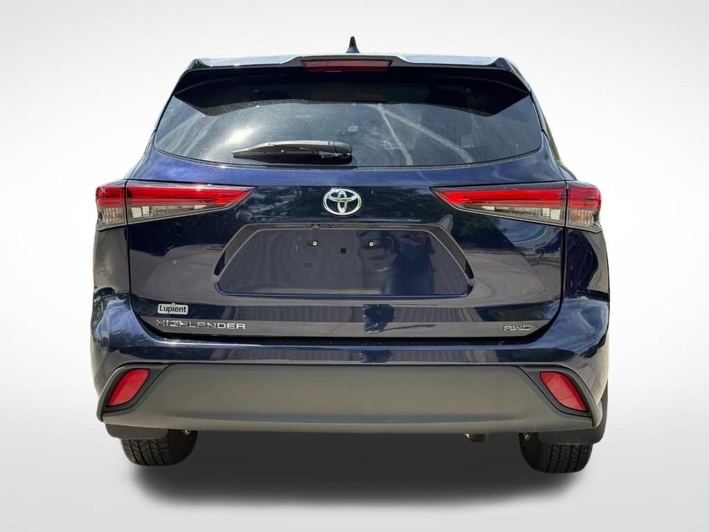 Used 2020 Toyota Highlander L AWD/4WD image 4
