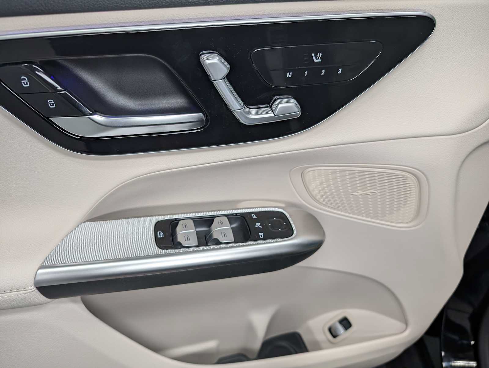 New 2026 Mercedes-Benz GLC 300 4MATIC image 32