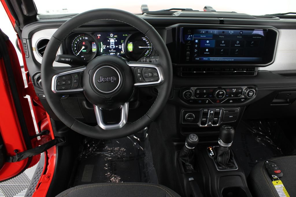 Used 2025 Jeep Wrangler Unlimited Sahara AWD/4WD image 10