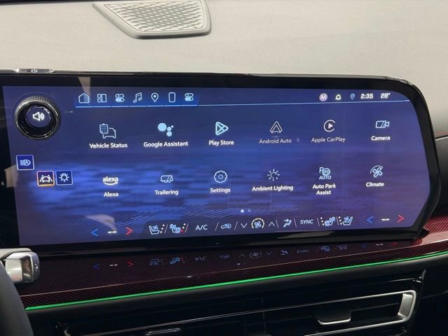 Used 2024 Chevrolet Traverse RS image 19