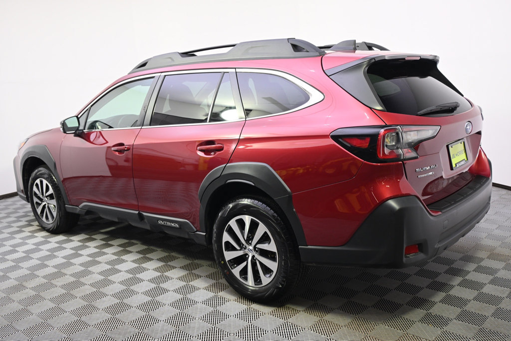 Certified 2025 Subaru Outback Premium AWD/4WD image 3