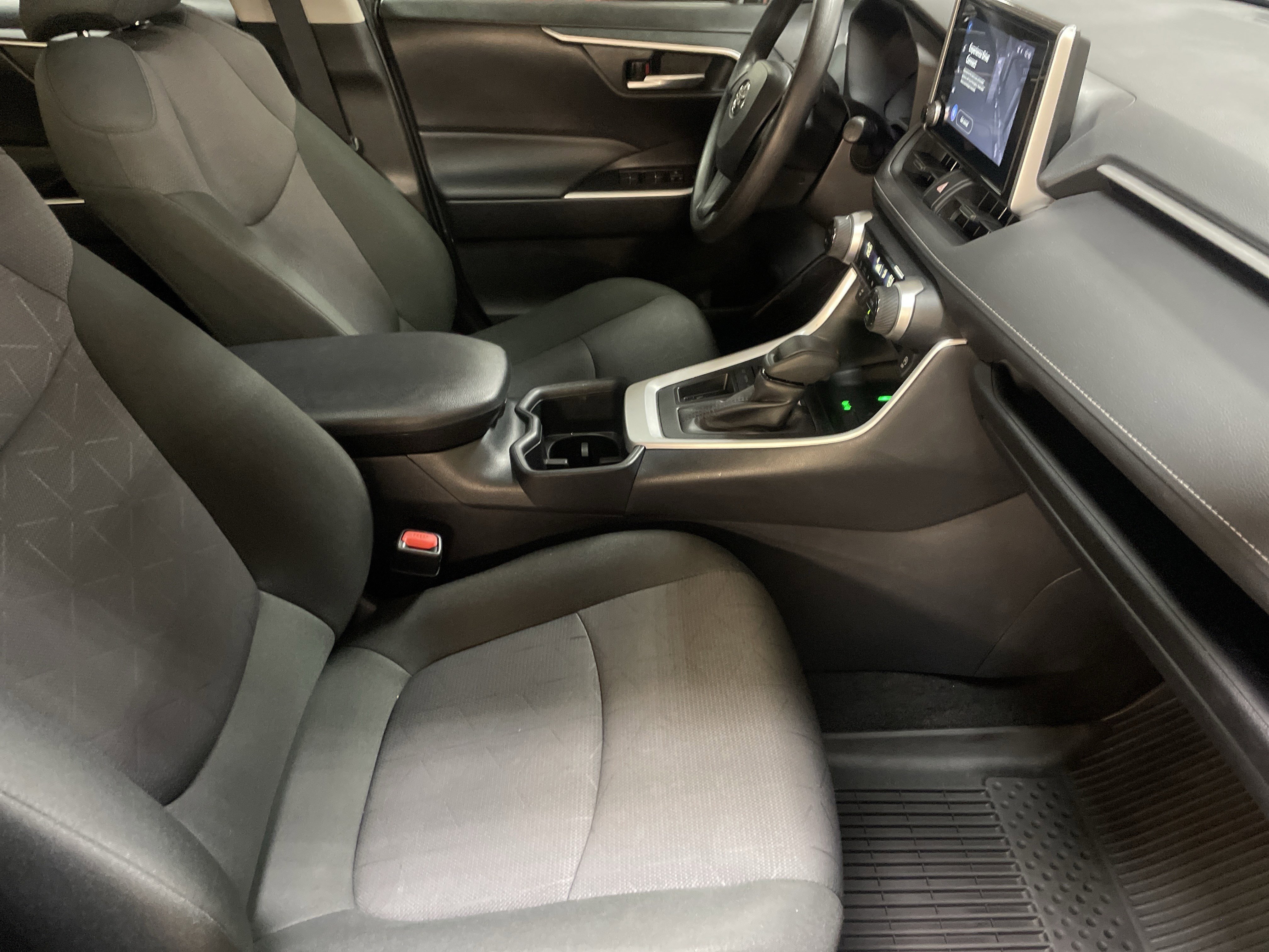 Used 2025 Toyota RAV4 XLE image 35