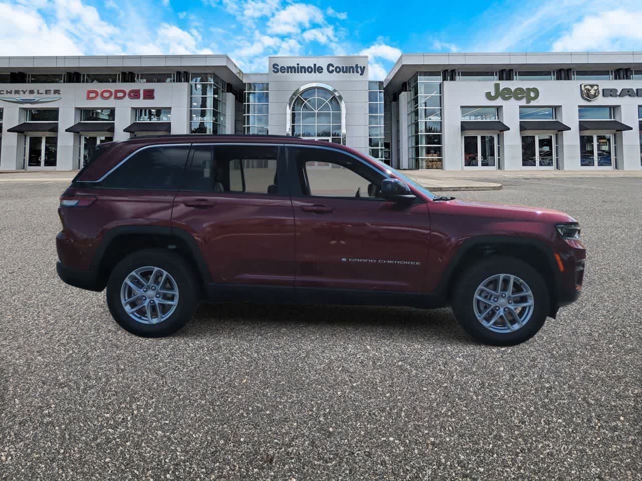 New 2026 Jeep Grand Cherokee Laredo X AWD/4WD image 9