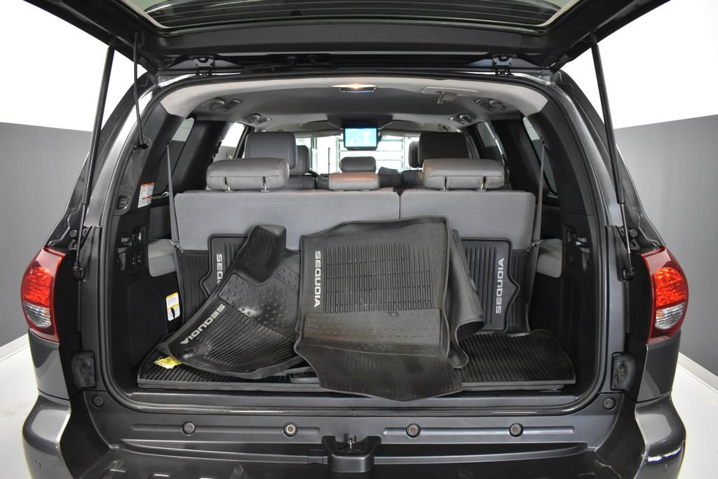 Used 2018 Toyota Sequoia Limited w/ Safety & Convenience Package AWD/4WD image 32