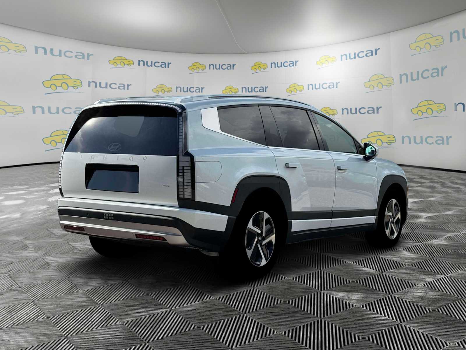 New 2026 Hyundai Ioniq 9 SE image 8