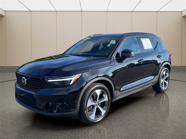 Used 2025 Volvo XC40 B5 Plus w/ Protection Package Premier