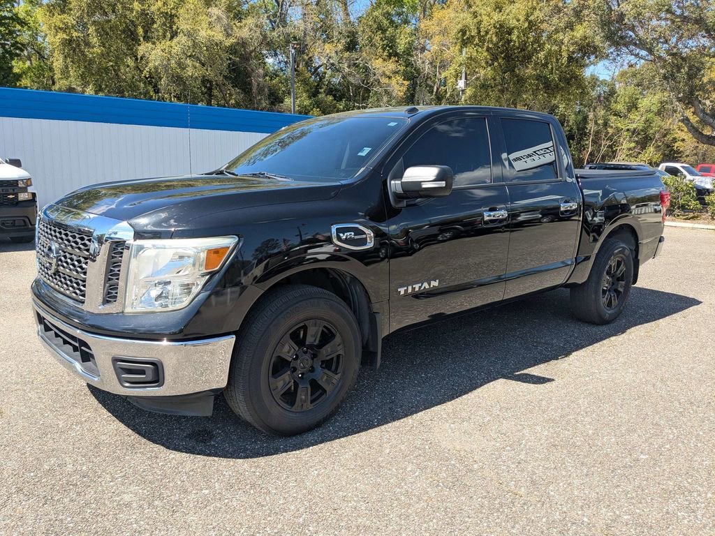 Used 2017 Nissan Titan SV image 7
