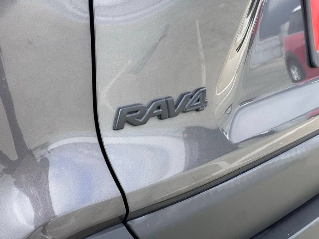 Used 2022 Toyota RAV4 LE w/ Carpet Mat Package (TMS) AWD/4WD image 27