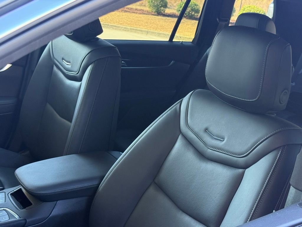 Used 2024 Cadillac XT6 Premium Luxury w/ LPO, Floor Liner Package image 19