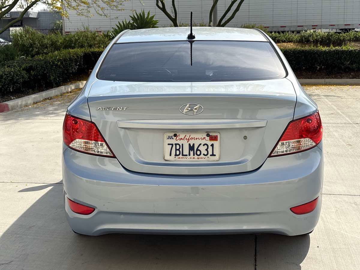 Used 2013 Hyundai Accent GLS FWD image 4