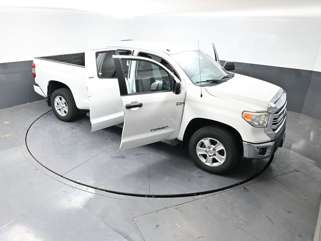 Used 2016 Toyota Tundra SR5 w/ SR5 Upgrade Package image 59