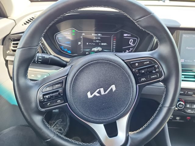 Certified 2022 Kia Niro LXS w/ Digital Cluster Package FWD image 18