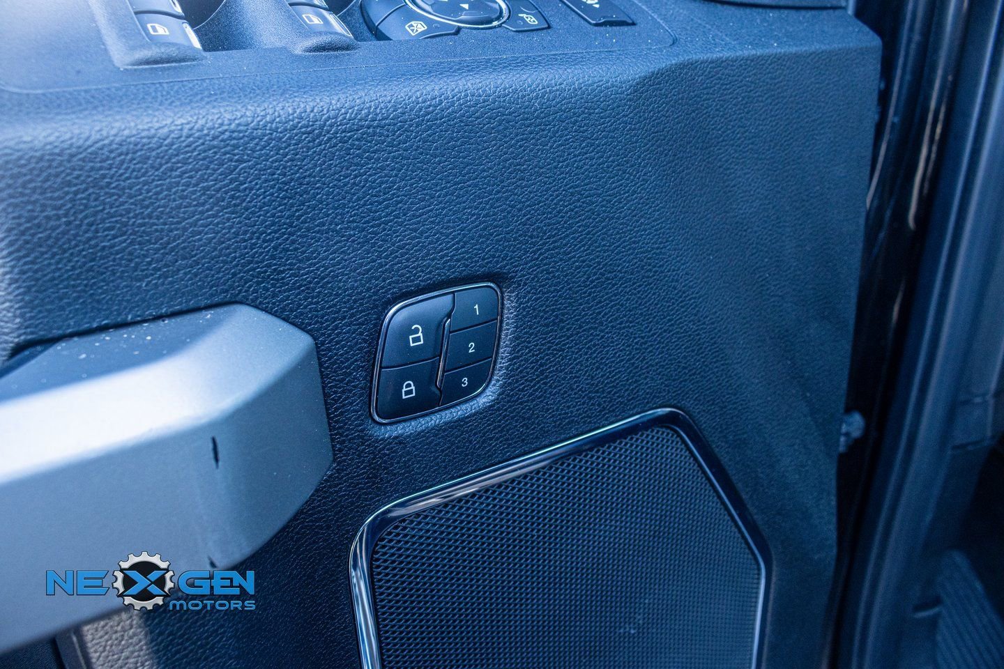 Used 2019 Ford F350 Lariat w/ Lariat Ultimate Package image 13