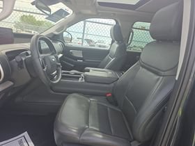 Used 2025 Ford Expedition Active RWD image 13