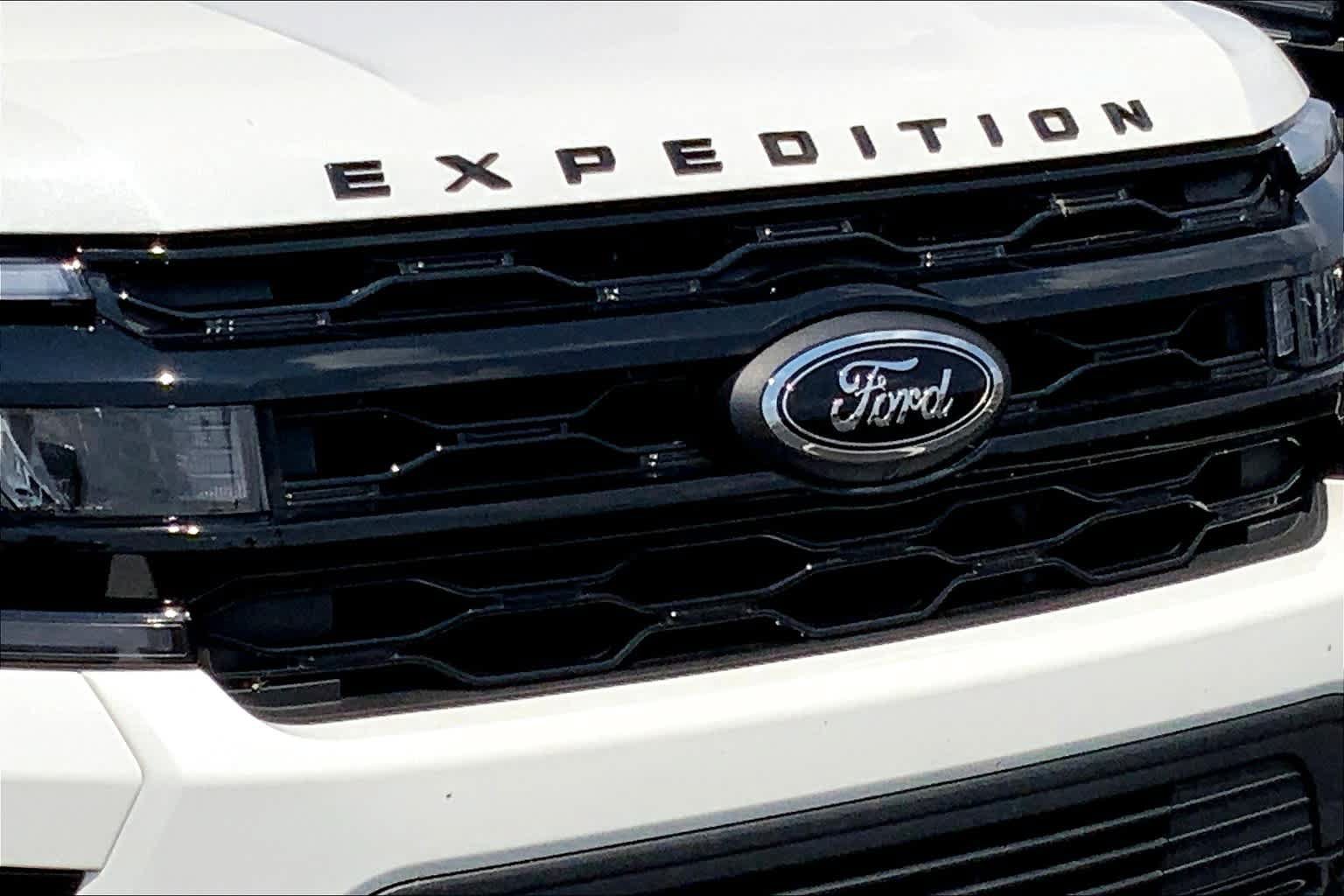 Used 2022 Ford Expedition Limited RWD image 27