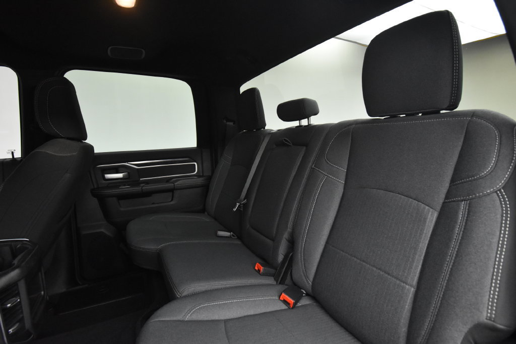 Used 2024 RAM 2500 Big Horn w/ Night Edition AWD/4WD image 18