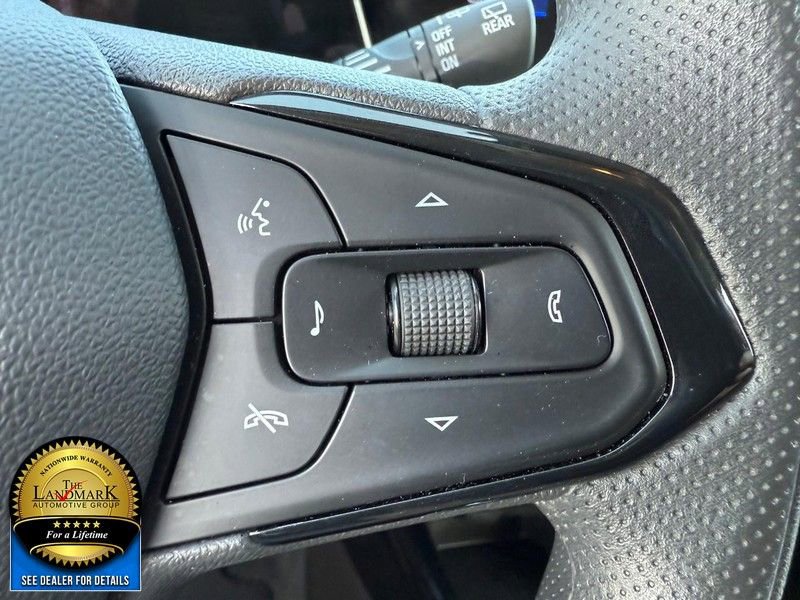 Used 2025 Chevrolet Trax LT image 11