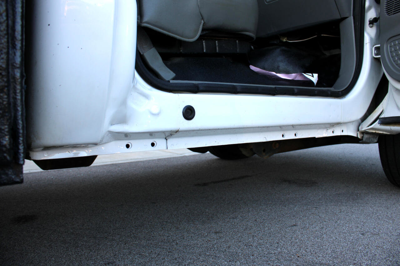 Used 2005 Ford F250 XL image 13