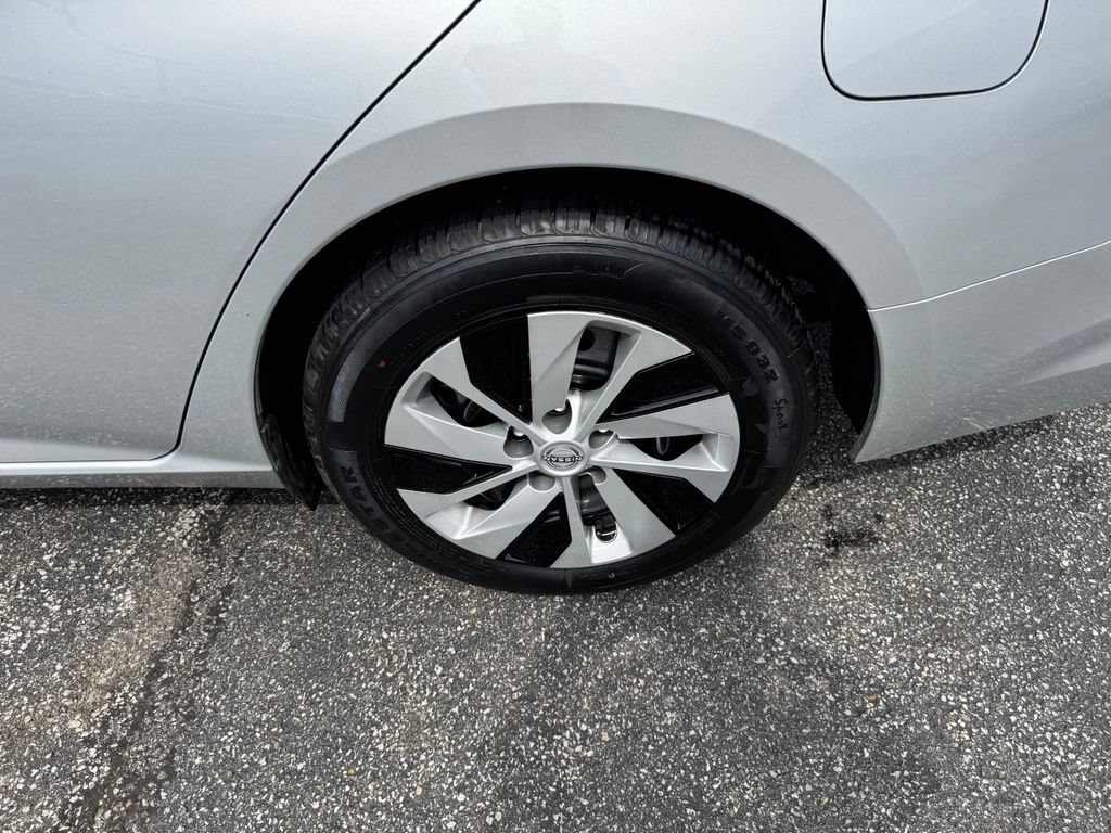 Used 2024 Nissan Altima 2.5 S FWD image 28