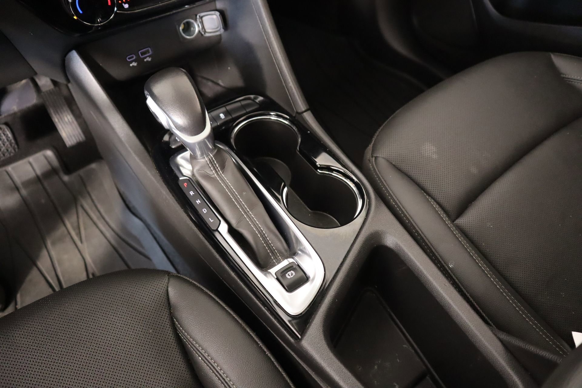 Used 2024 Buick Encore GX Sport Touring w/ Experience Buick Package image 8