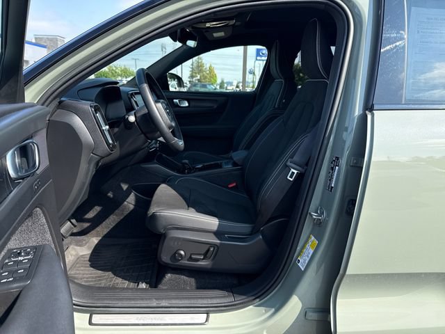 Used 2023 Volvo XC40 Recharge Plus w/ Protection Package Premier AWD/4WD image 14