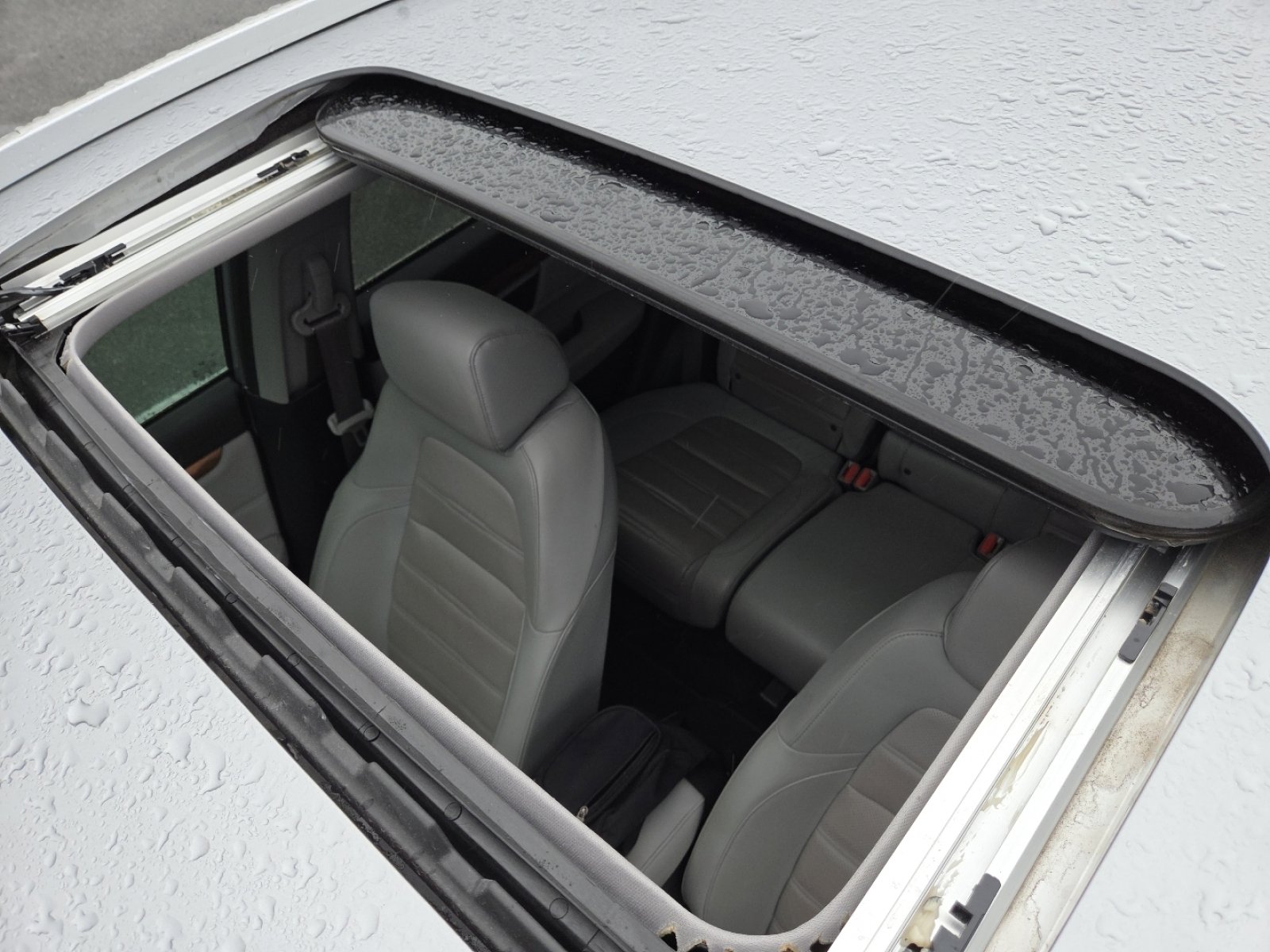 Certified 2022 Honda CR-V Touring image 4