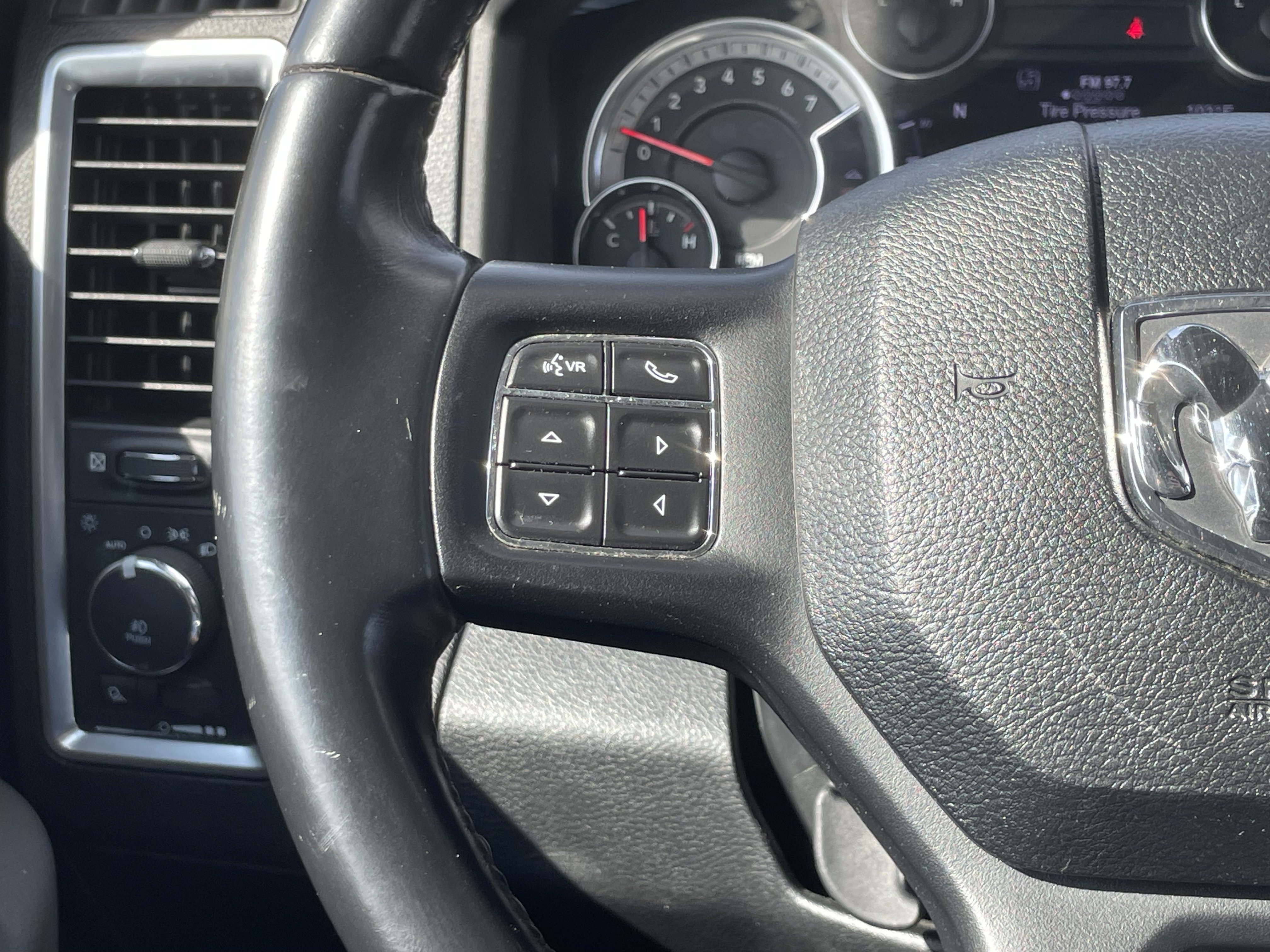 Used 2017 RAM 1500 Big Horn AWD/4WD image 18