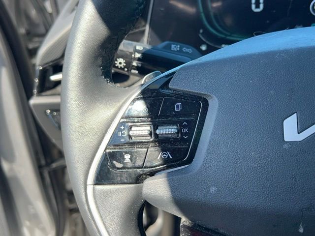 Certified 2023 Kia Niro EX image 22