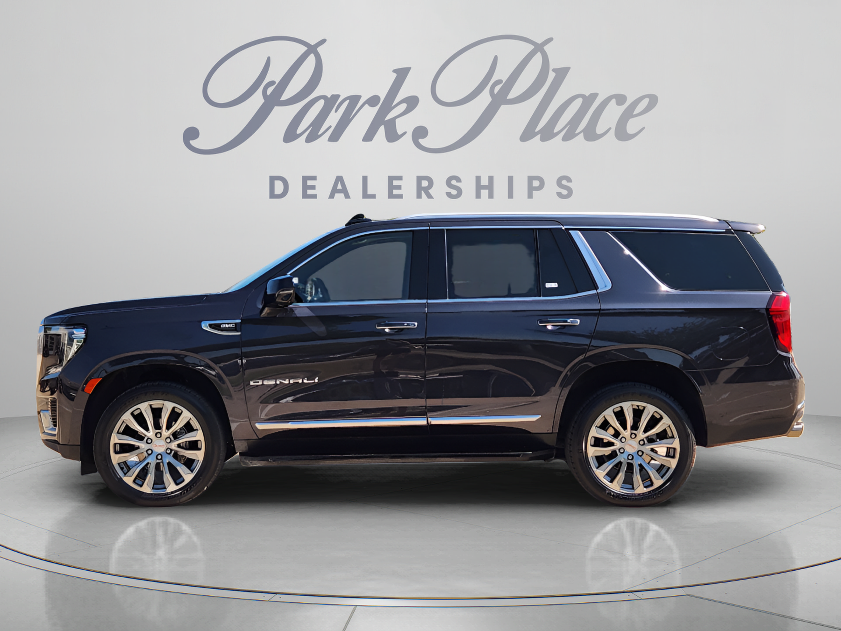 Used 2023 GMC Yukon Denali w/ LPO, Floor Liner Package AWD/4WD image 2