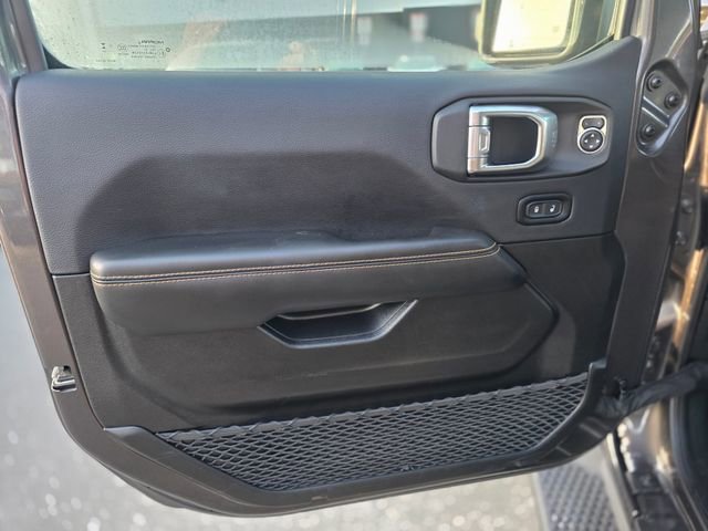 Used 2025 Jeep Wrangler Sahara 4xe image 17