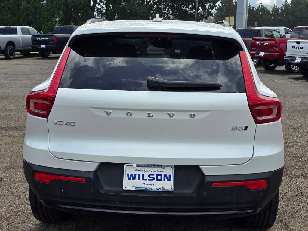 Used 2024 Volvo XC40 B5 Plus AWD/4WD image 7