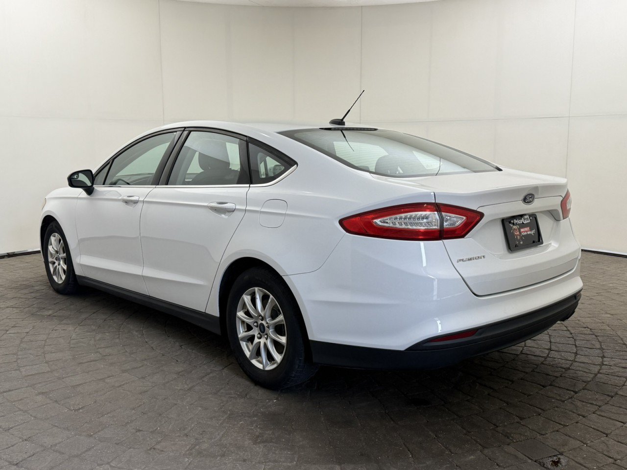 Used 2015 Ford Fusion S FWD image 5