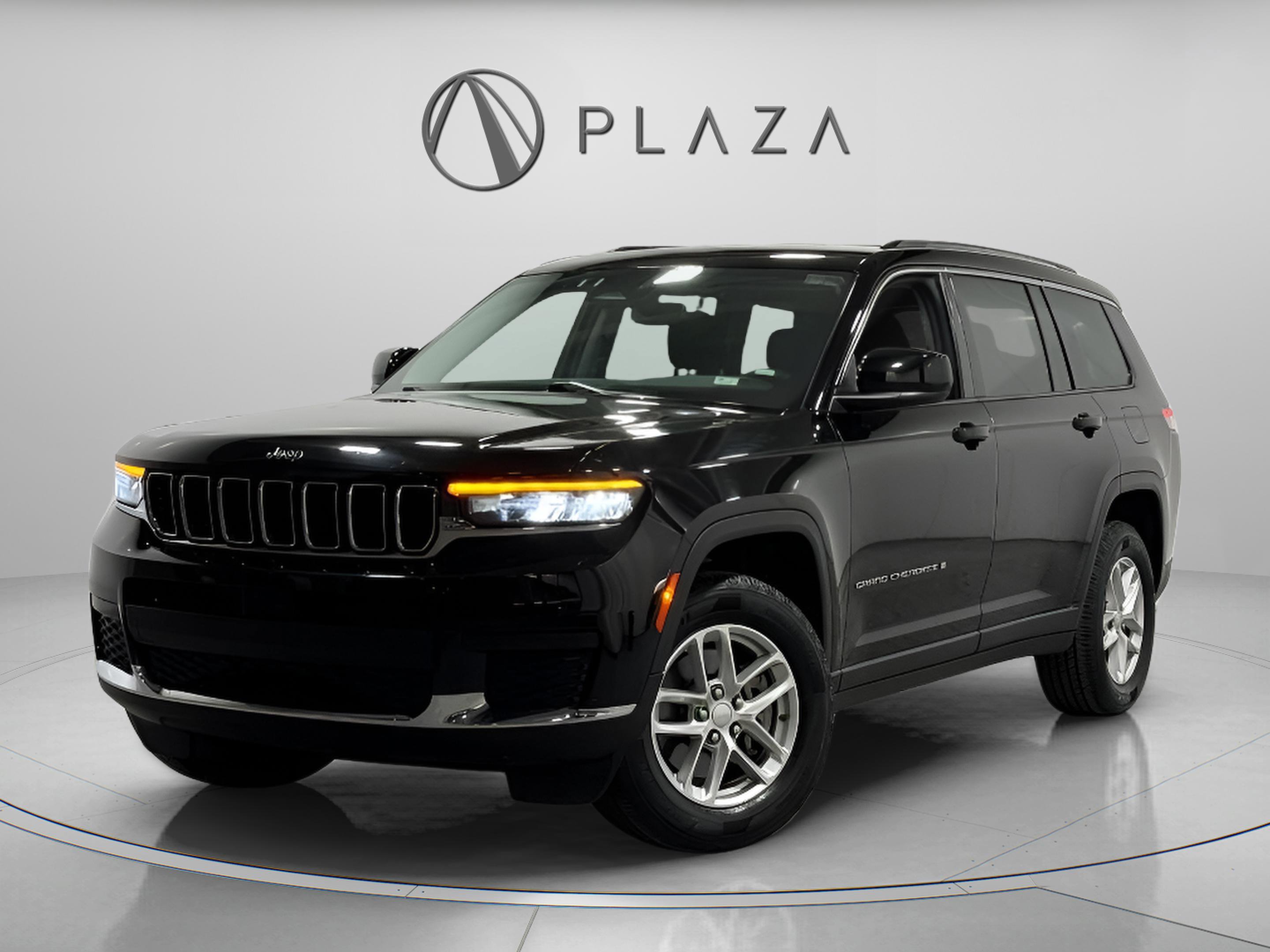 Used 2023 Jeep Grand Cherokee L Laredo image 1