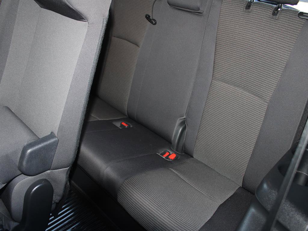 Used 2023 Toyota Highlander LE image 32