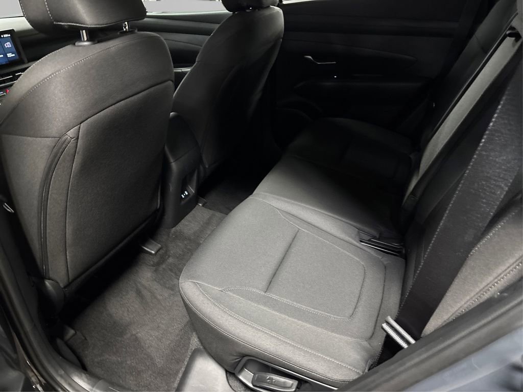 Certified 2025 Hyundai Tucson SE image 10