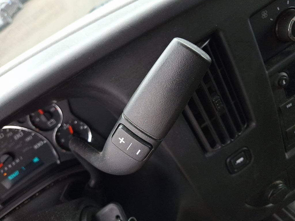 Used 2015 Chevrolet Express 2500 RWD image 18