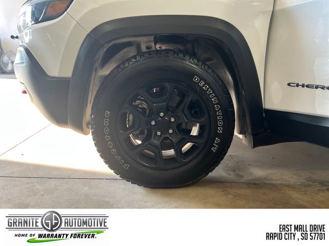 Used 2022 Jeep Cherokee Trailhawk w/ Trailer Tow Group AWD/4WD image 27