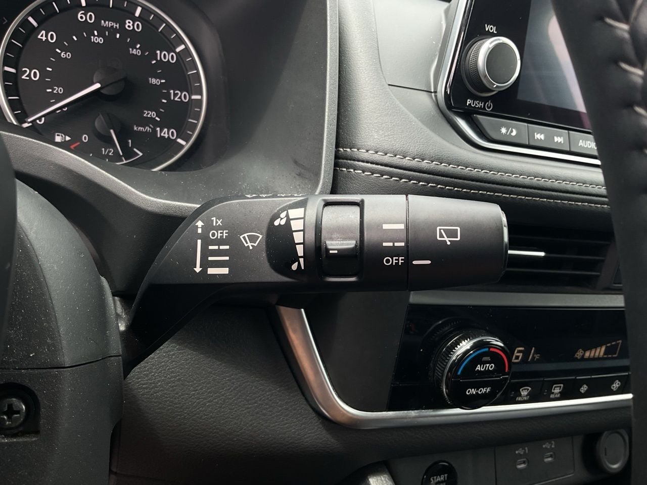 Used 2025 Nissan Rogue SV FWD image 30