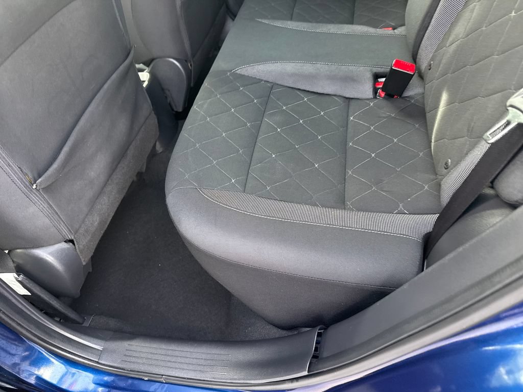 Used 2018 Nissan Kicks SV FWD image 17
