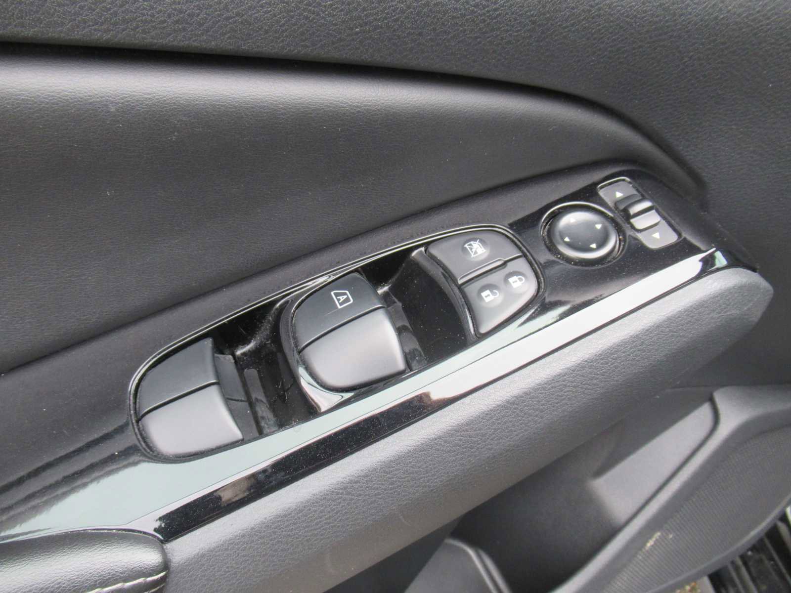 Used 2023 Nissan Altima 2.5 SV image 16