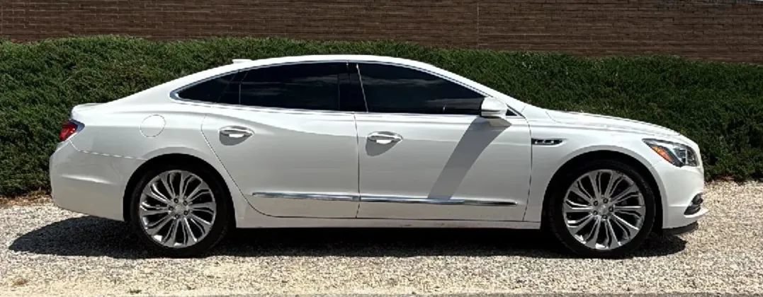 Used 2017 Buick LaCrosse Essence w/ Sun and Shade Package FWD image 5