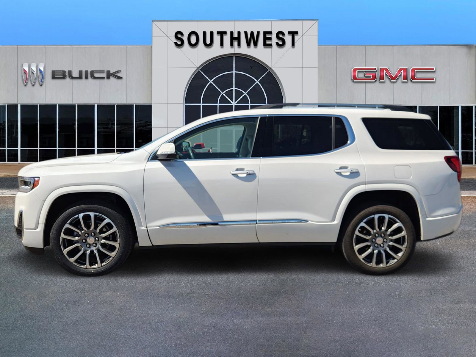Used 2022 GMC Acadia Denali w/ Denali Technology Package image 3