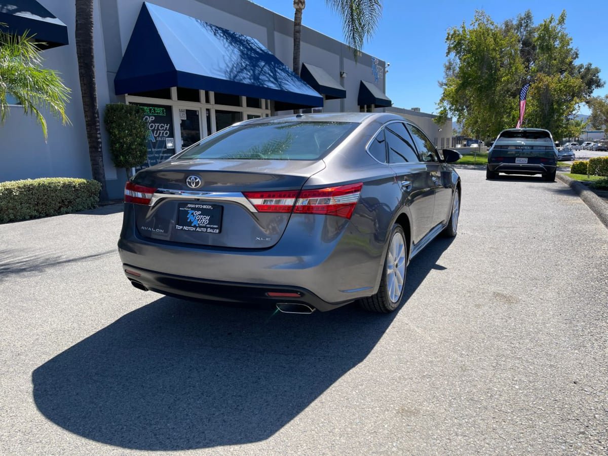 Used 2014 Toyota Avalon XLE Touring FWD image 5