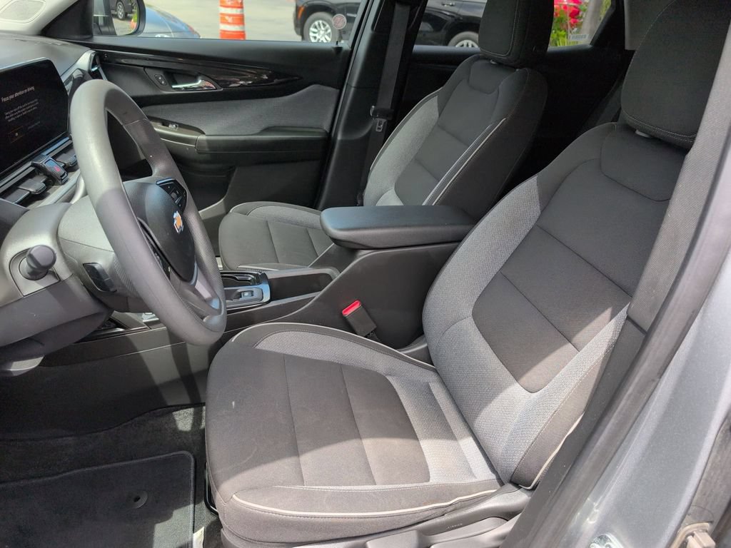 Used 2025 Chevrolet TrailBlazer LT AWD/4WD image 25