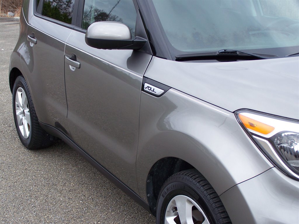 Used 2019 Kia Soul FWD image 30