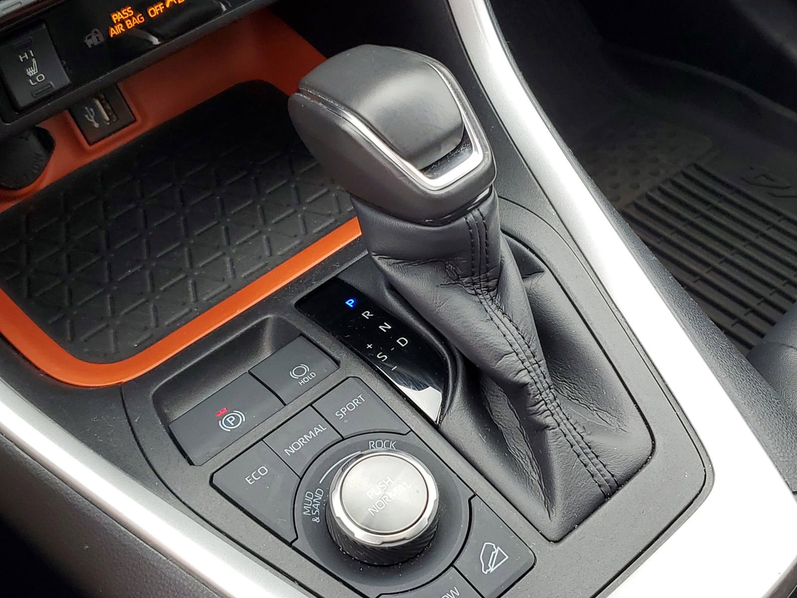 Used 2024 Toyota RAV4 Adventure w/ Convenience Package image 31