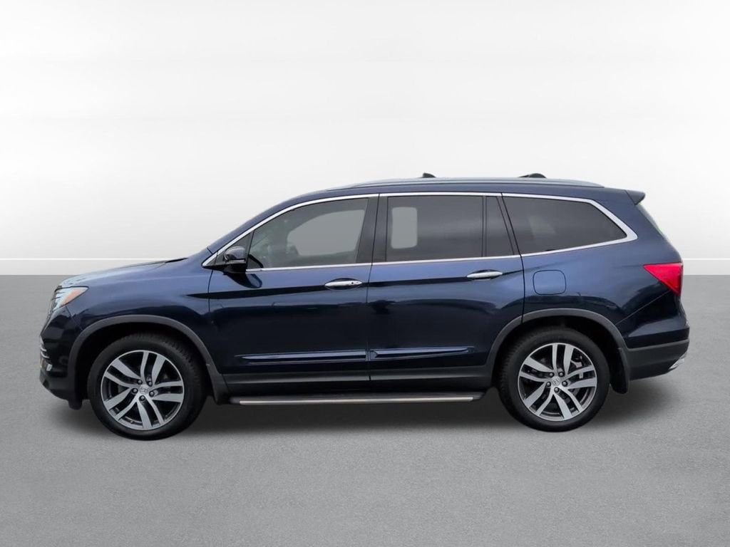 Used 2018 Honda Pilot Touring image 9